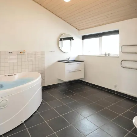 3 Bedroom Amazing In Vestervig